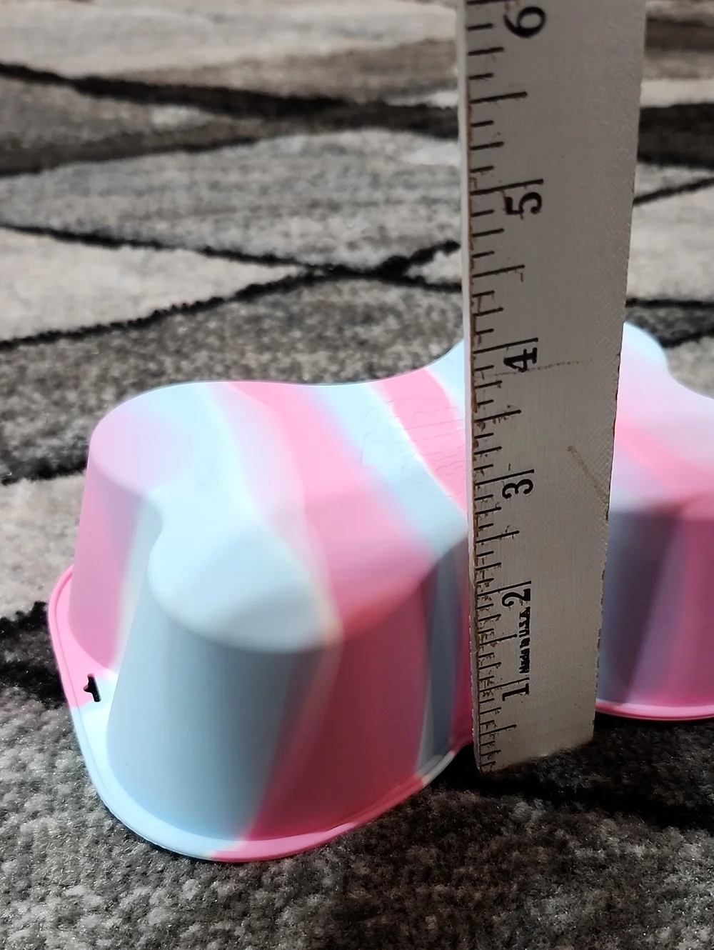 PUPPY CAKE BONE-SHAPED MULTI-COLOR SWIRL SILICONE MOLD TREAT CAKE PAN